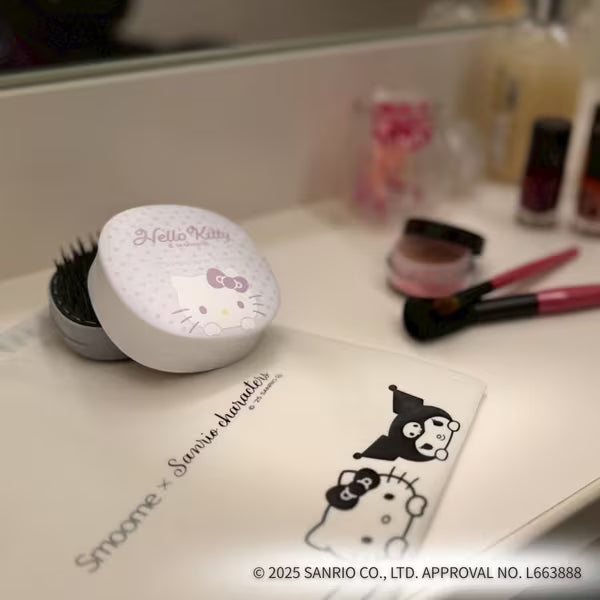 SHARP Plasmacluster Hair Brush Smoome – Sanrio Characters Limited Edition (IB-B1S-W / Hello Kitty)