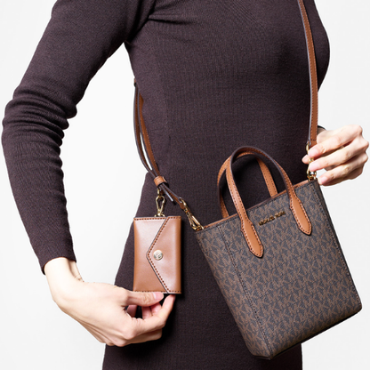 MICHAEL KORS OUTLET – Vincent Saffiano Leather Crossbody with Card Case Extra Small